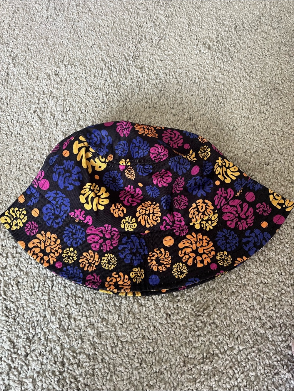 Cyndi Lauper Girls Just Wanna Have Fun Black Floral Bucket Hat - Picture 3 of 5